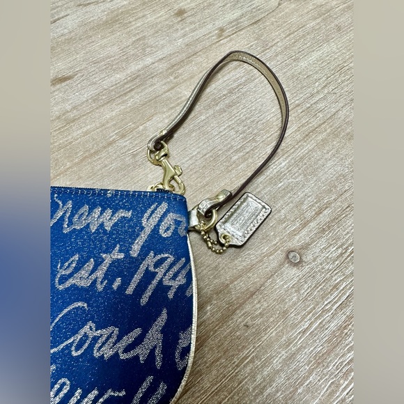 Coach Wristlet Navy & Gold - Picture 8 of 8